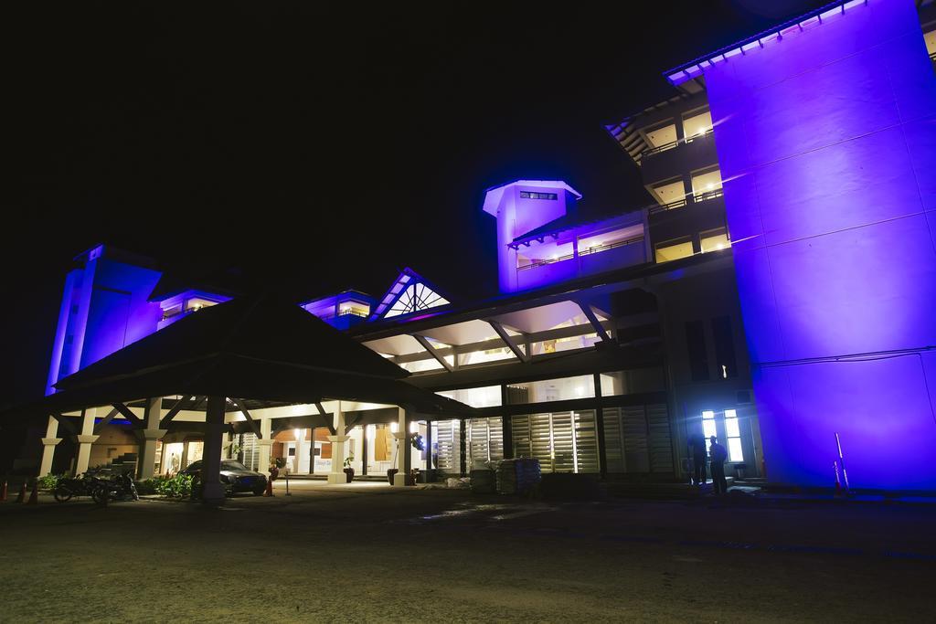 Sand & Sandals Desaru Beach Resort & Spa Екстер'єр фото The National Museum of Singapore at night