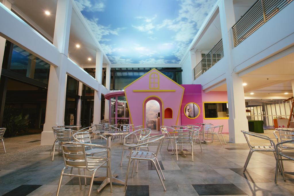 Sand & Sandals Desaru Beach Resort & Spa Екстер'єр фото The interior of the school