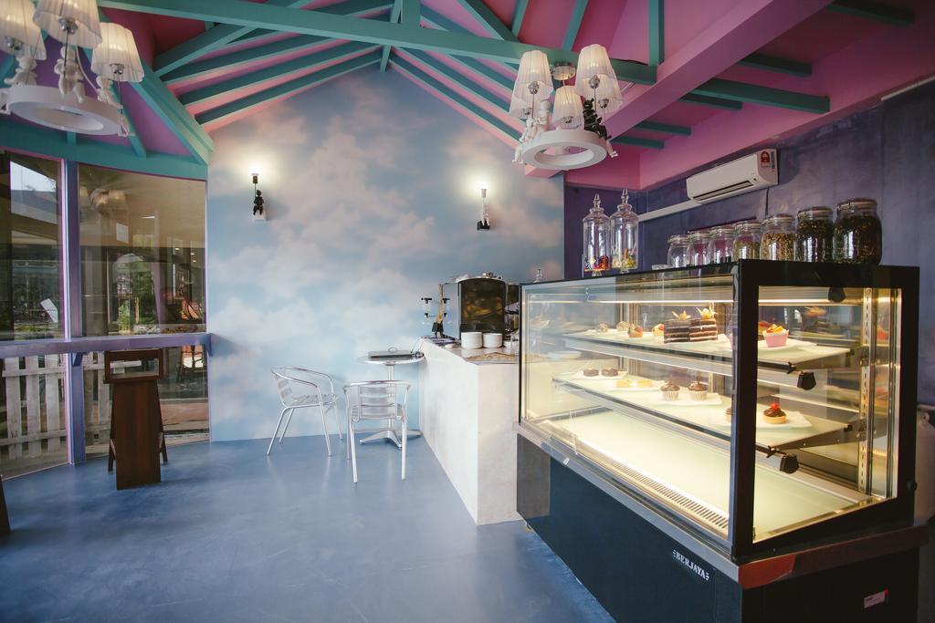 Sand & Sandals Desaru Beach Resort & Spa Екстер'єр фото The interior of a typical café